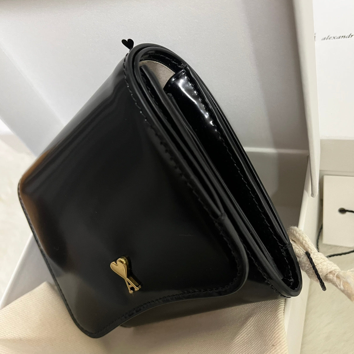 AMI PARIS（アミ パリス）パリ パリ レザー 二つ折り財布 ブラック USL708.AL0139