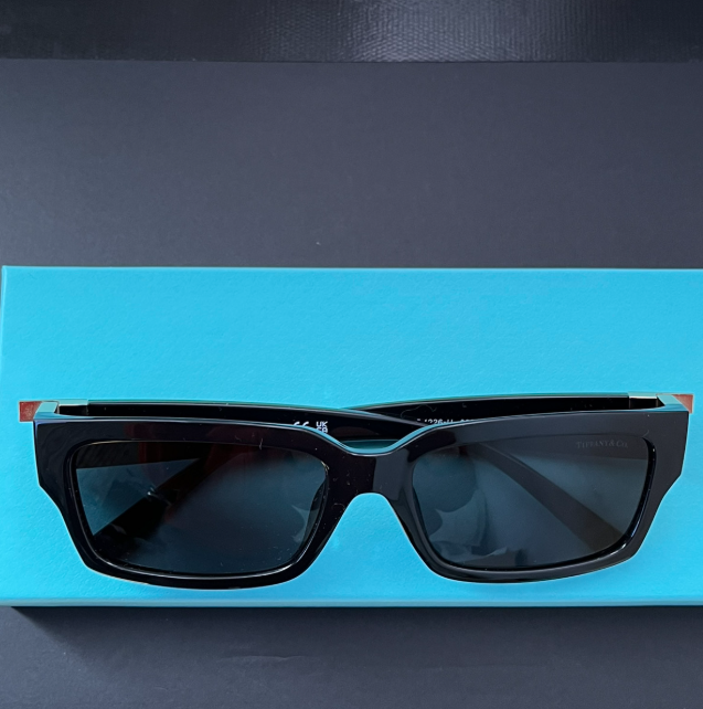 Tiffany & Co(ティファニー) TF4226U サングラス ブラック