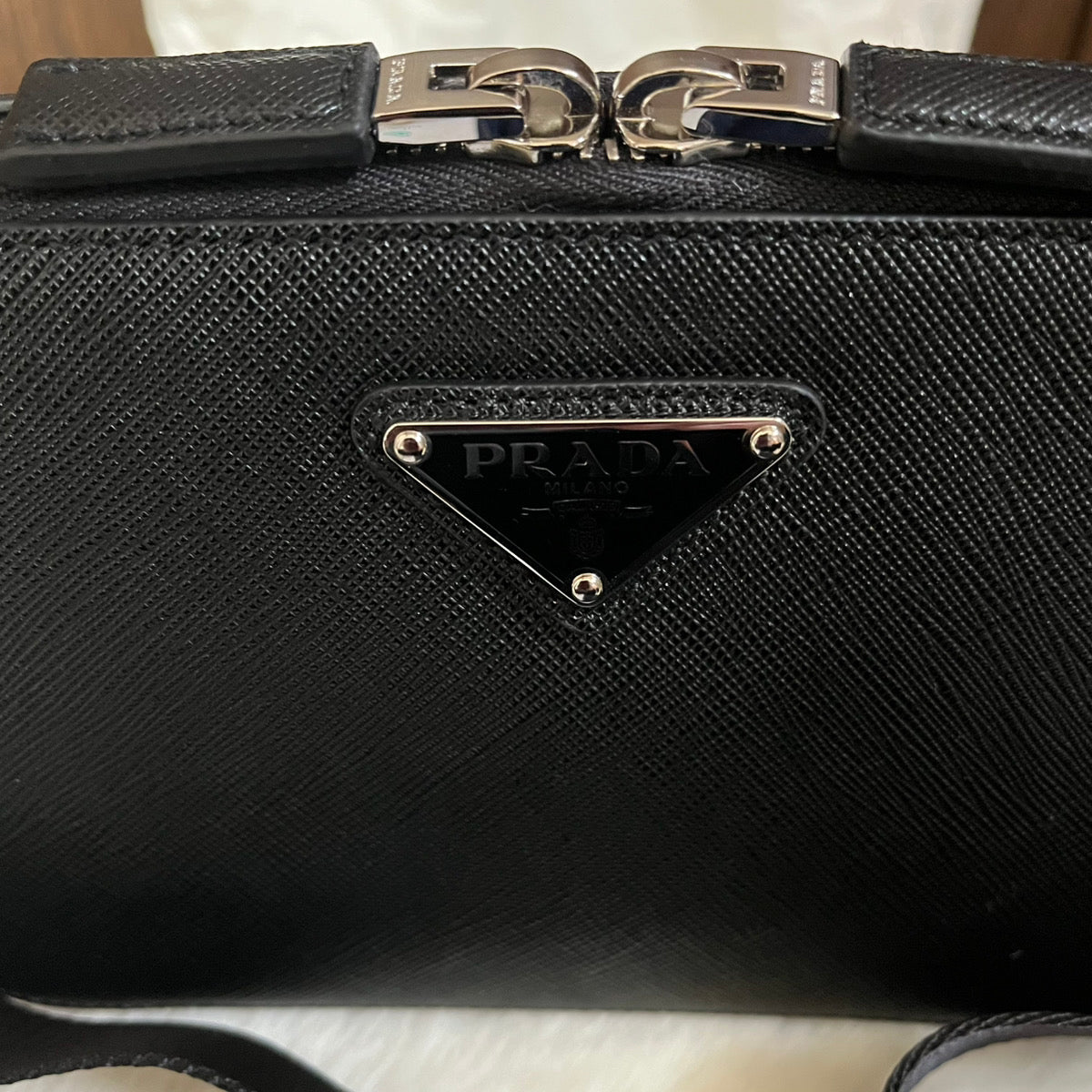 【ご注文可能】PRADA ブリック クロスボディバッグ