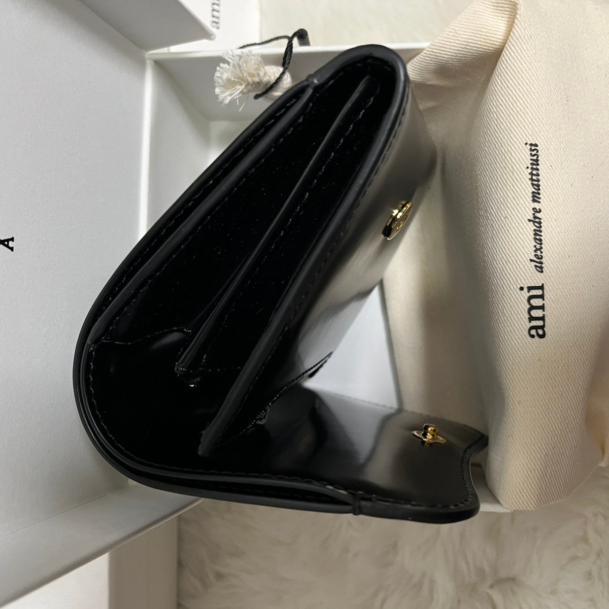 AMI PARIS（アミ パリス）パリ パリ レザー 二つ折り財布 ブラック USL708.AL0139