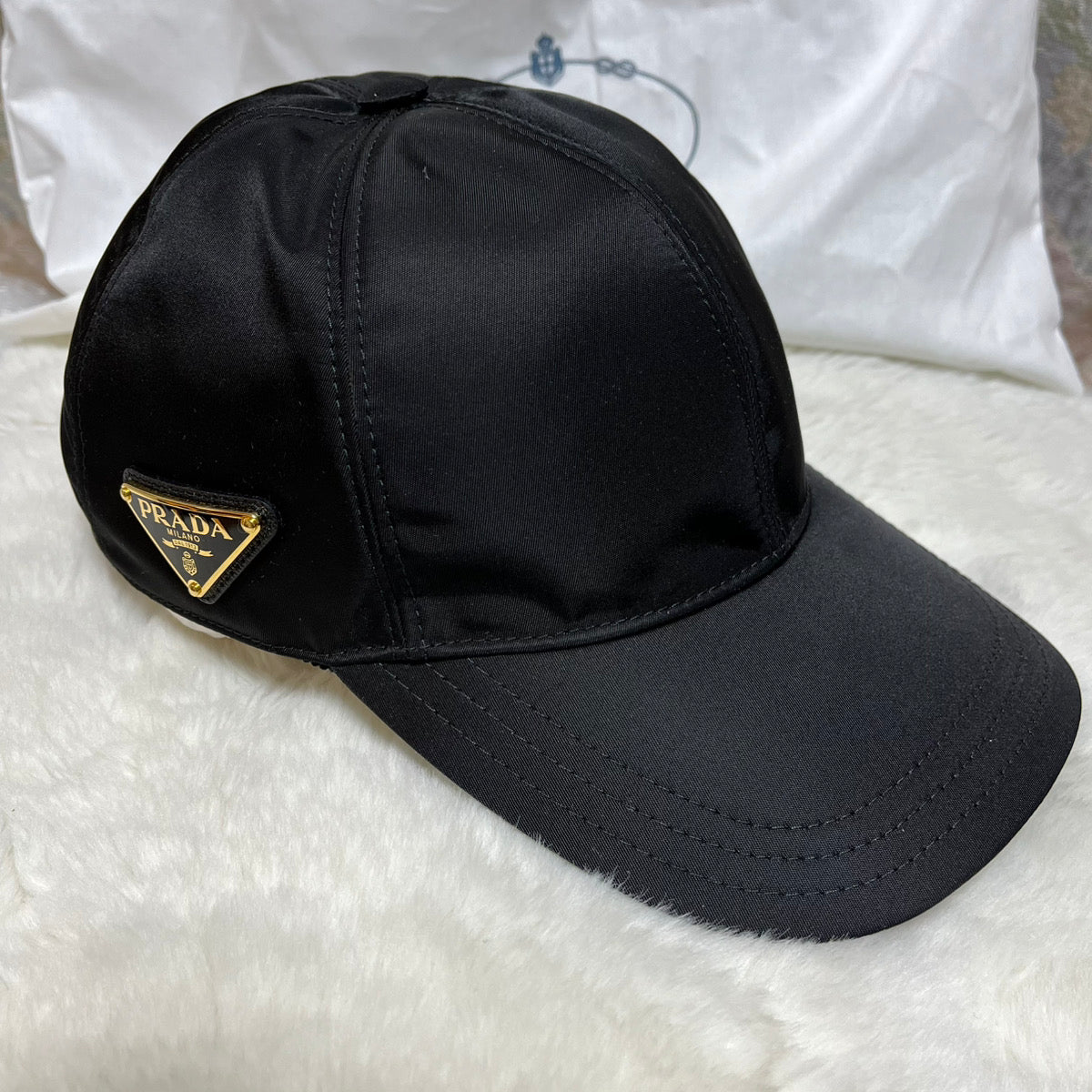 PRADA(プラダ) ロゴ ナイロン製 ベースボール キャップ M ゴールドロゴ