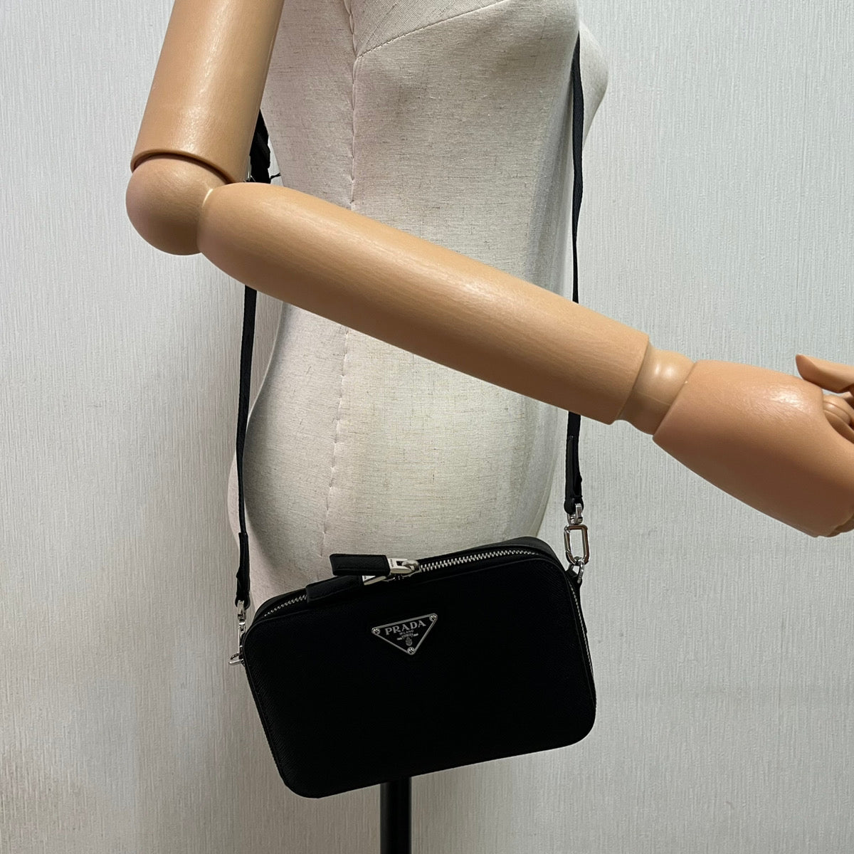 【ご注文可能】PRADA ブリック クロスボディバッグ