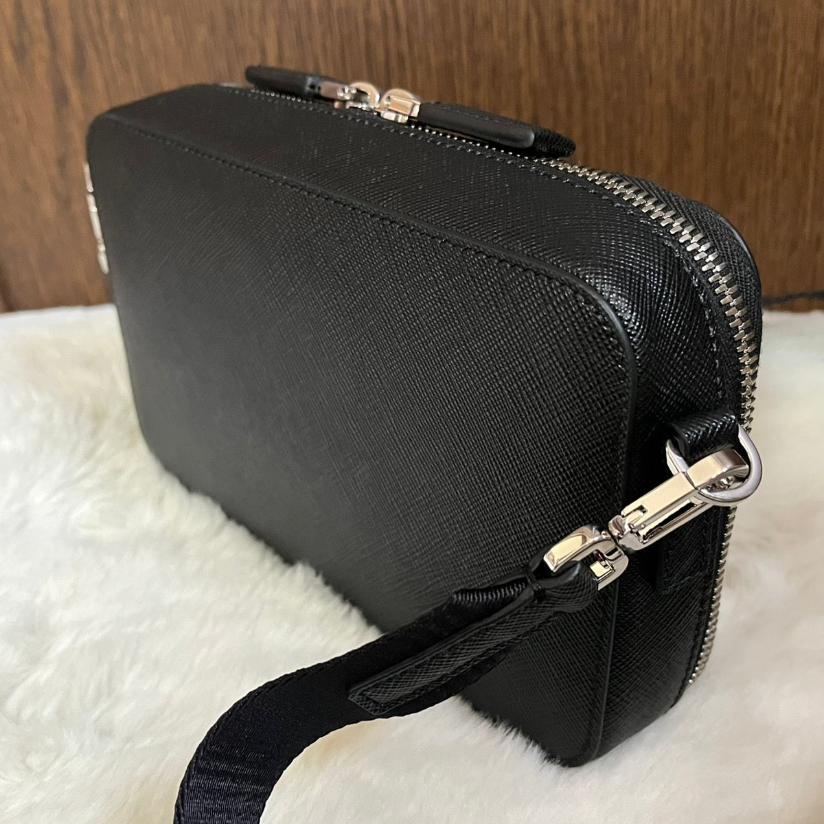 【ご注文可能】PRADA ブリック クロスボディバッグ