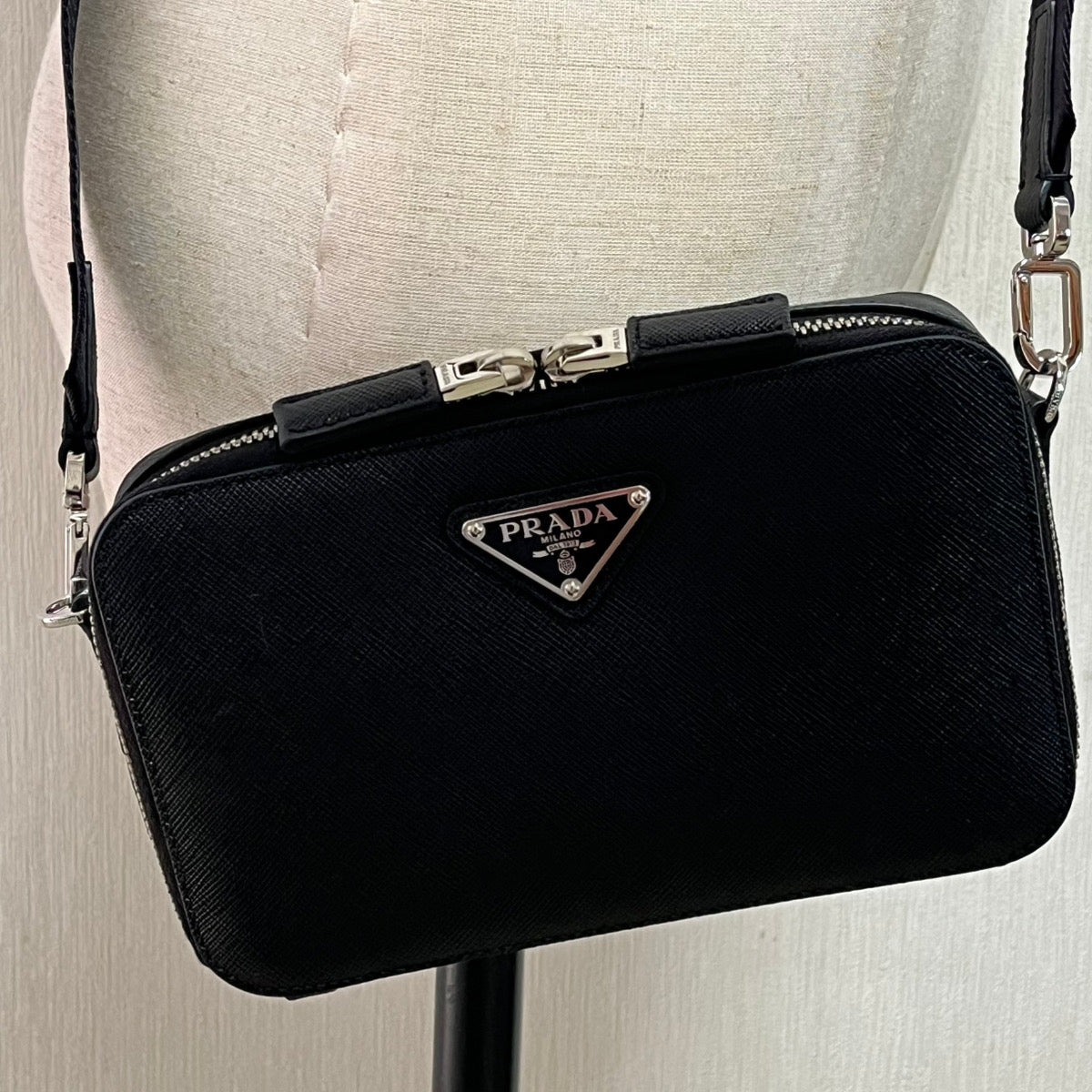 【ご注文可能】PRADA ブリック クロスボディバッグ