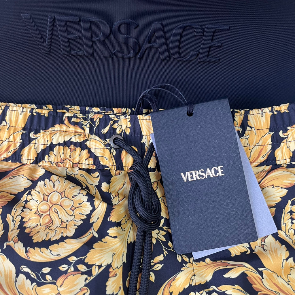 新品未使用 VERSACE(ヴェルサーチ) バロッコ スイムショーツ 水着 サイズL ABU05021A233170A7900