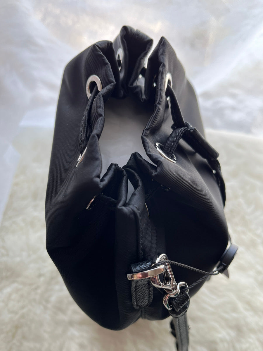 PRADA プラダ Re-Nylon ポーチ 巾着