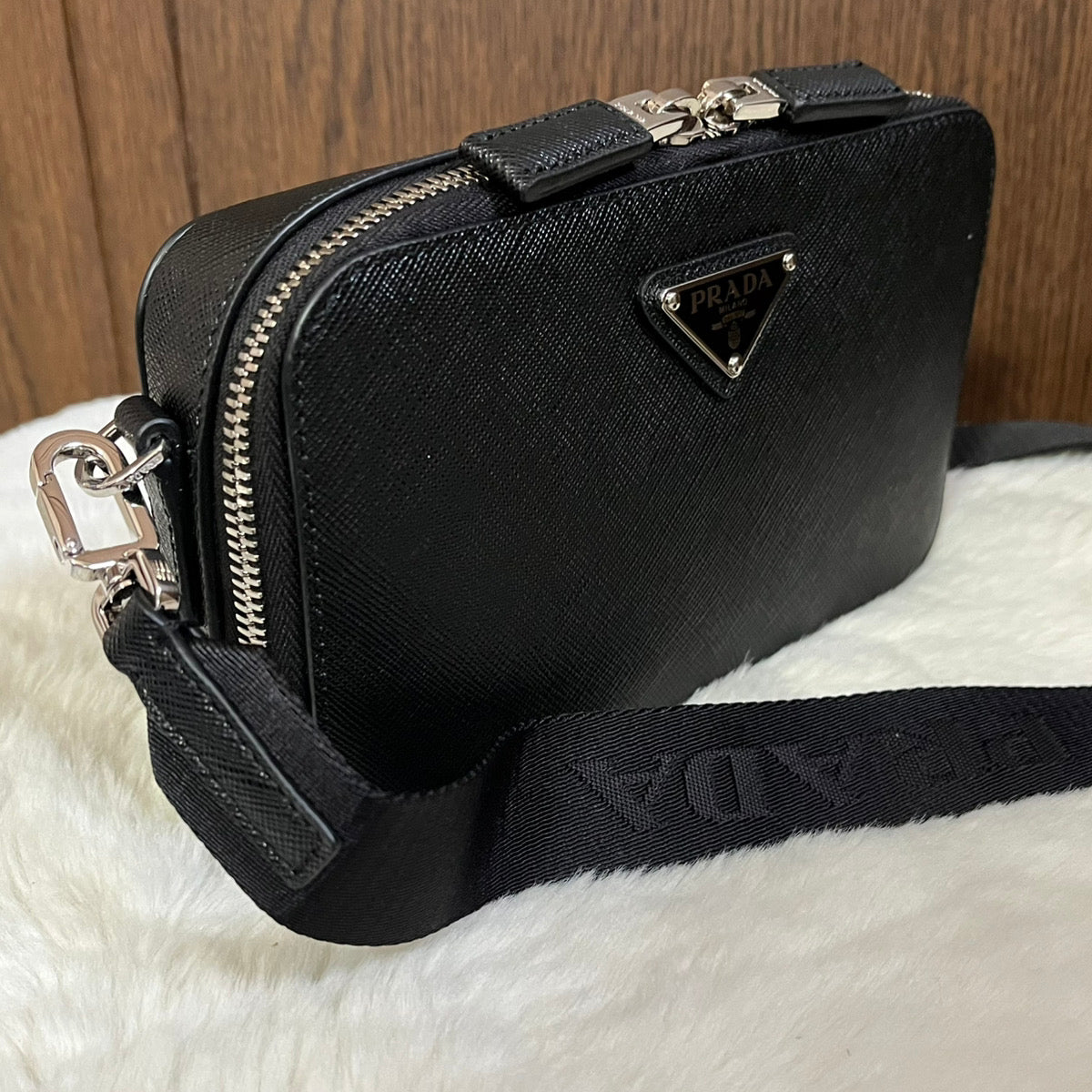 【ご注文可能】PRADA ブリック クロスボディバッグ