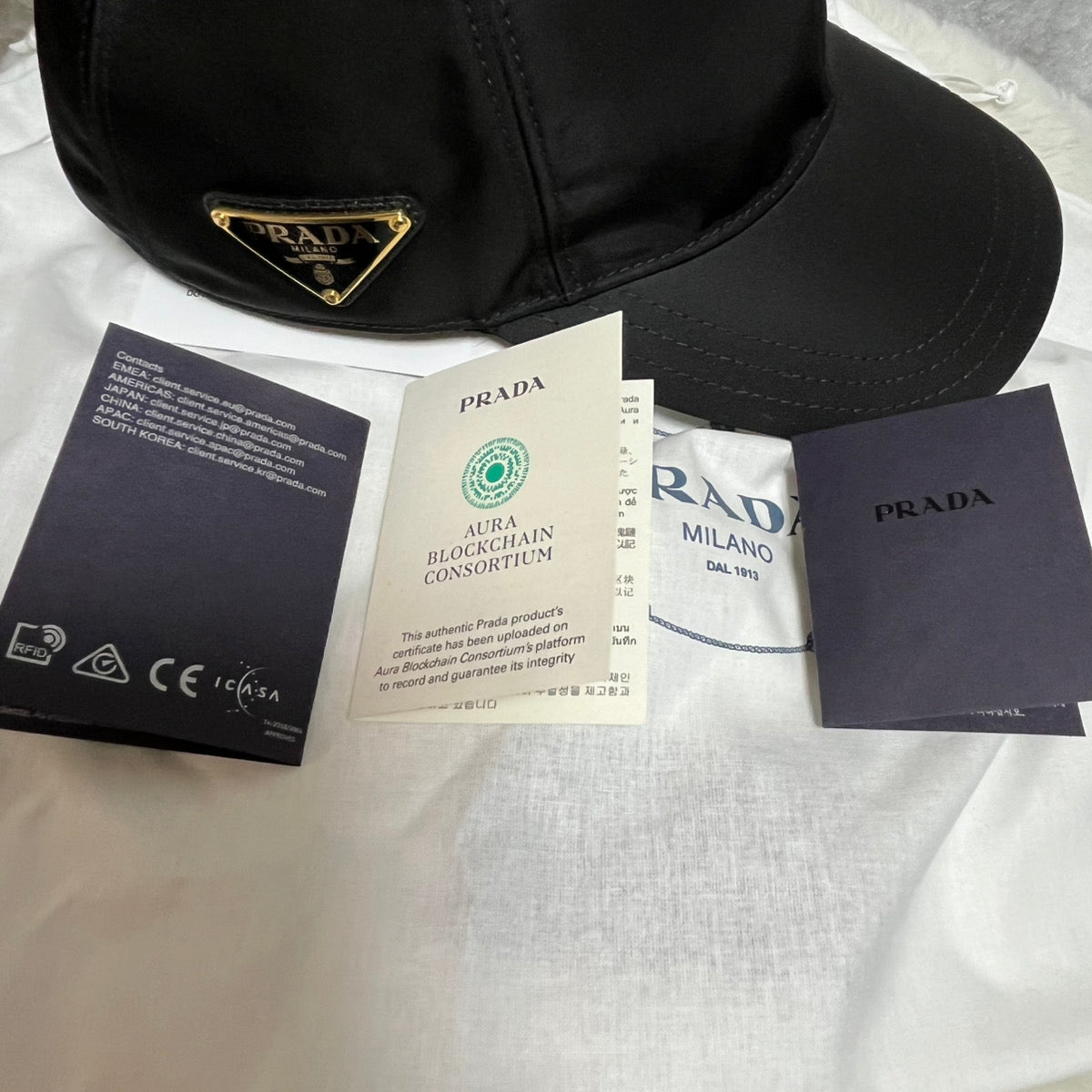 PRADA(プラダ) ロゴ ナイロン製 ベースボール キャップ M ゴールドロゴ