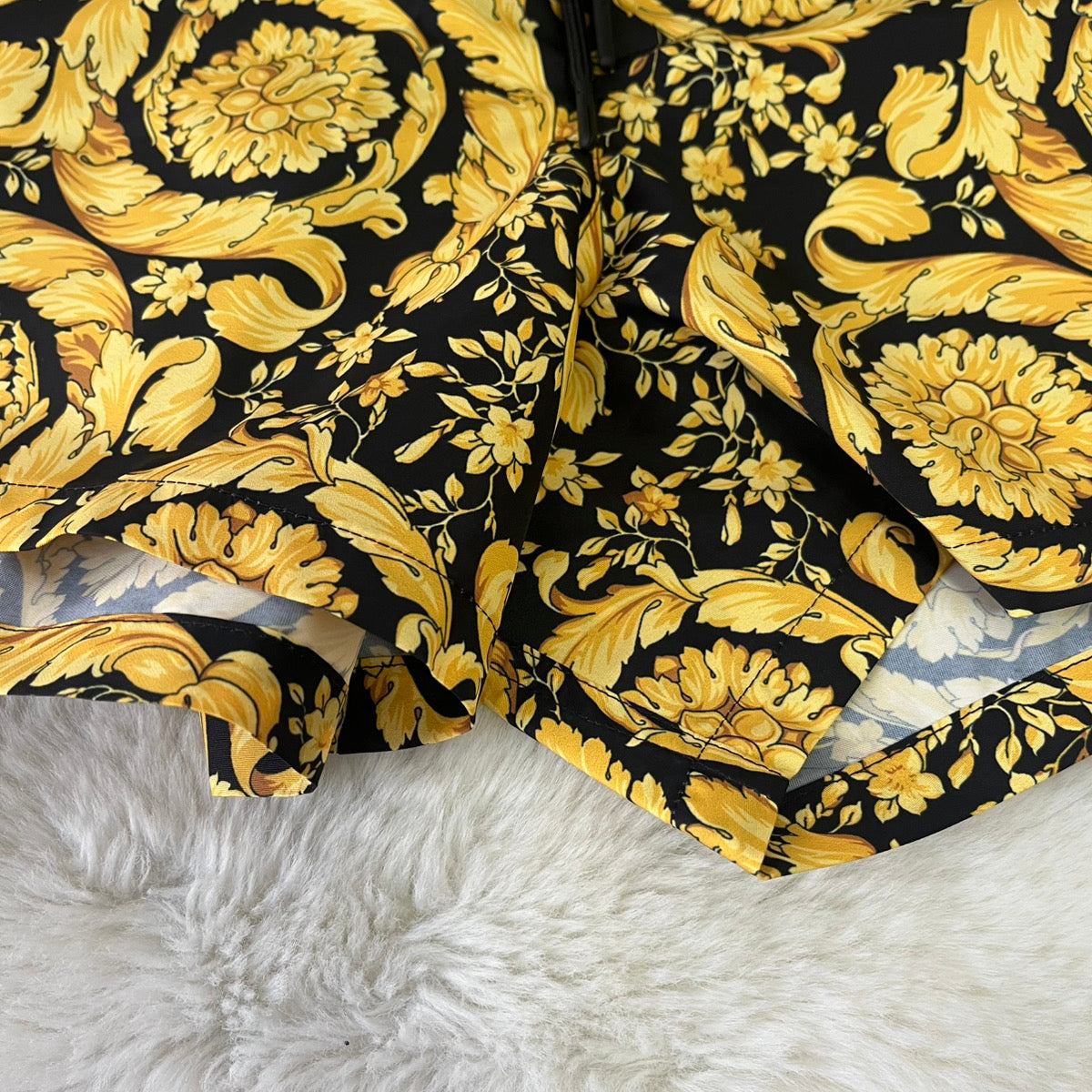 新品未使用 VERSACE(ヴェルサーチ) バロッコ スイムショーツ 水着 サイズL ABU05021A233170A7900
