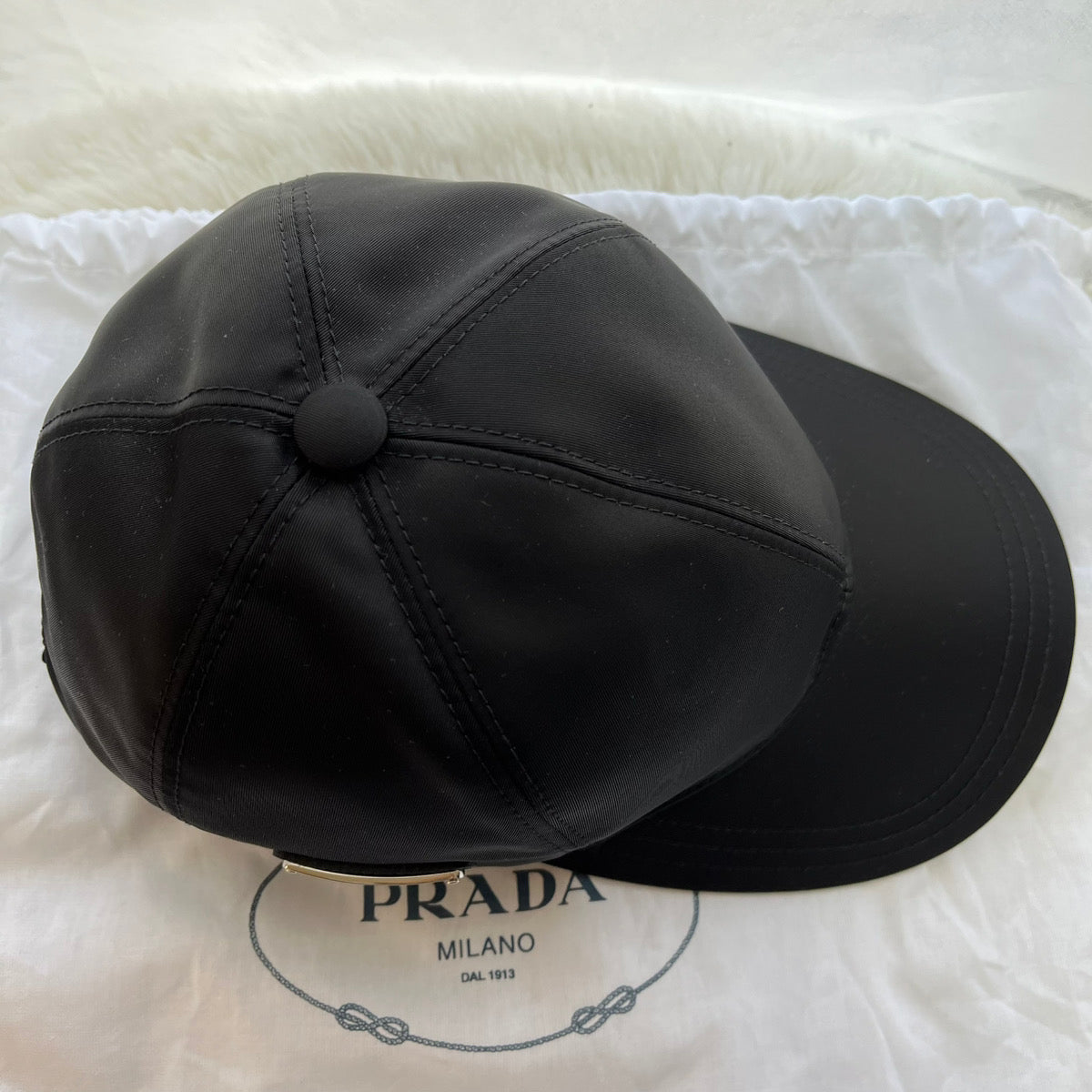 PRADA プラダ リナイロン ロゴ キャップ ブラック M シルバーロゴ