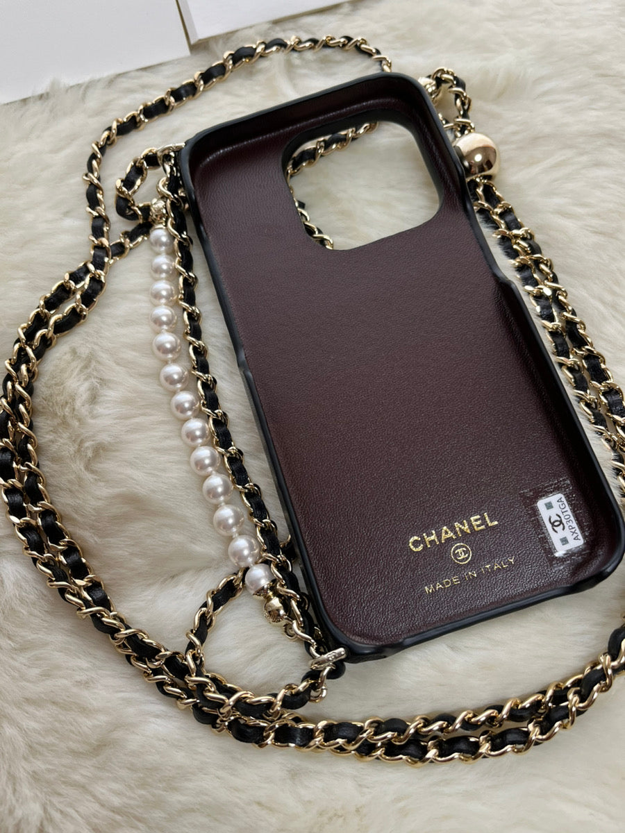 CHANEL★チェーン クラッチ iPhone ケース 15Pro