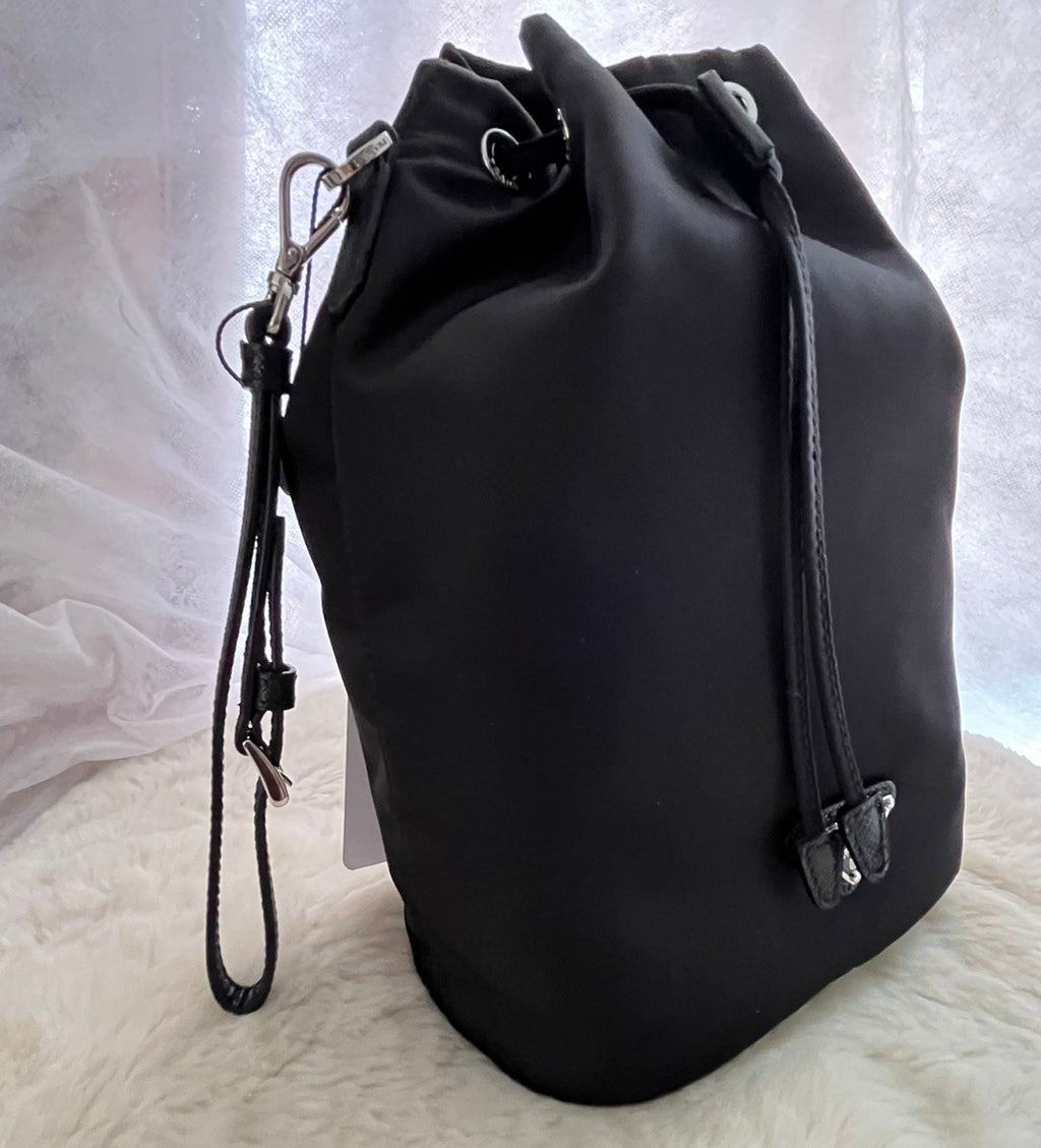 PRADA プラダ Re-Nylon ポーチ 巾着