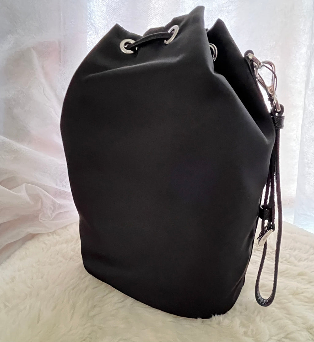 PRADA プラダ Re-Nylon ポーチ 巾着