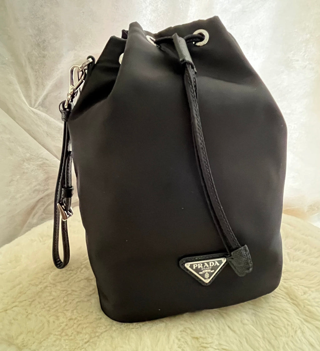 PRADA プラダ Re-Nylon ポーチ 巾着