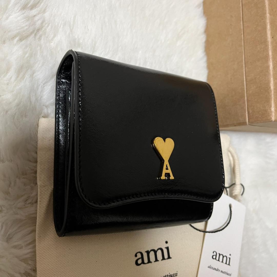 AMI PARIS アミパリス　アミパリ　財布　黒 AMI PARIS ｜アミパリス ハートロゴ入り ストラップ ウォレット