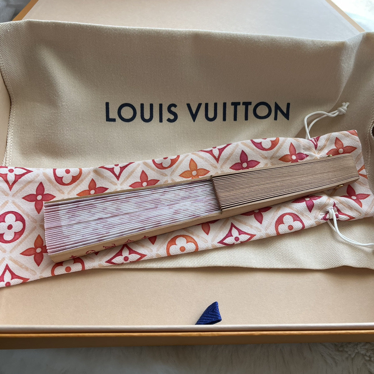 プレゼントに最適 ★LV★ルイヴィトン ファン タイルズ 扇子 ポーチ付