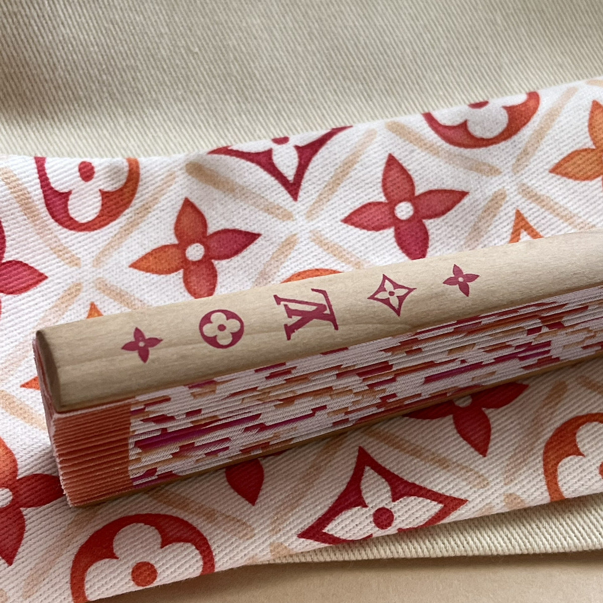 プレゼントに最適 ★LV★ルイヴィトン ファン タイルズ 扇子 ポーチ付