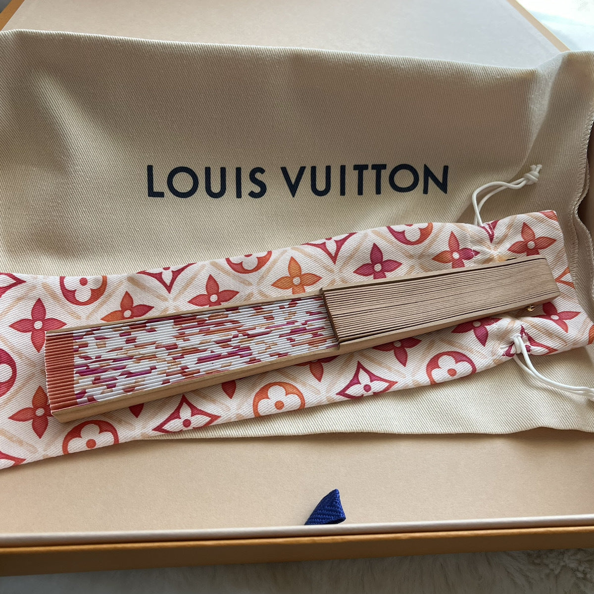 プレゼントに最適 ★LV★ルイヴィトン ファン タイルズ 扇子 ポーチ付