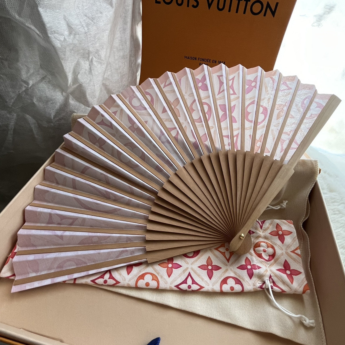 プレゼントに最適 ★LV★ルイヴィトン ファン タイルズ 扇子 ポーチ付